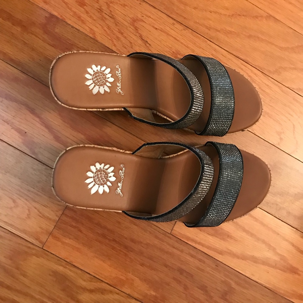 Yellow Box Wedges Heels Black Size 6 - Picture 3 of 6